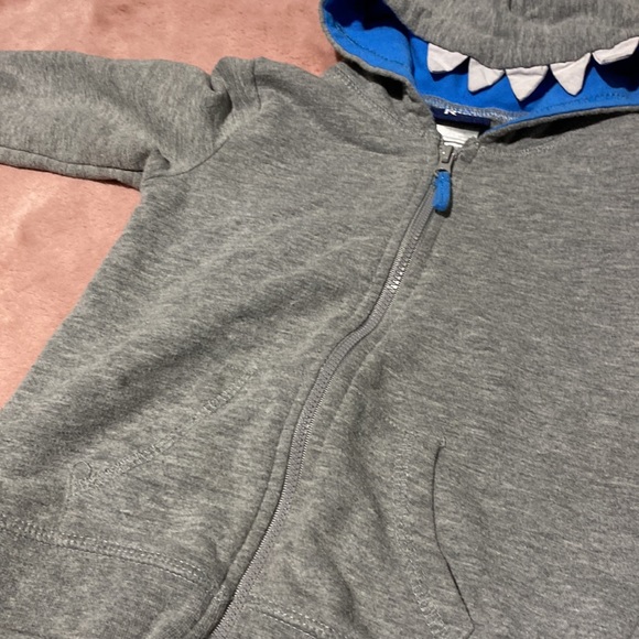Boys Shark Sweat Suit - Picture 4 of 7